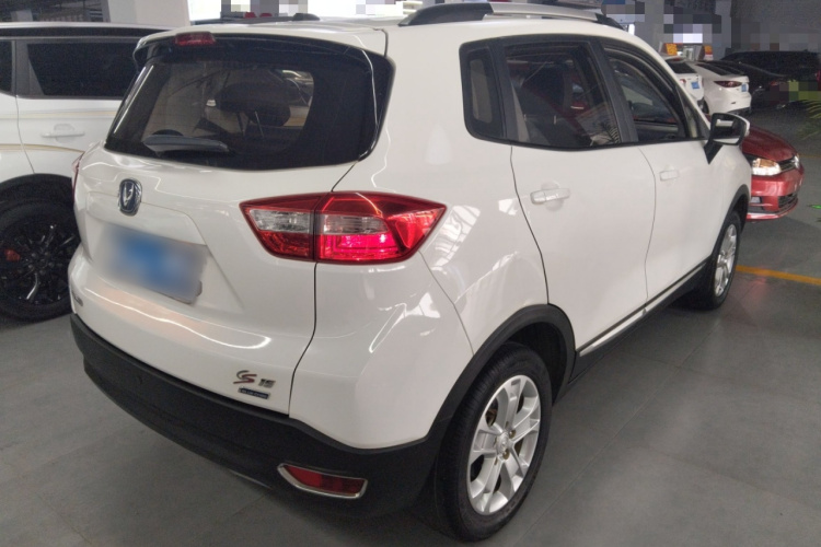 长安CS15 2016款 1.5L 自动豪华版车身外观7