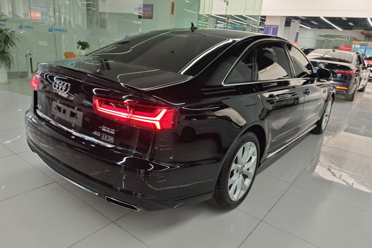 奥迪A6L 2017款 45 TFSI quattro 运动型车身外观7