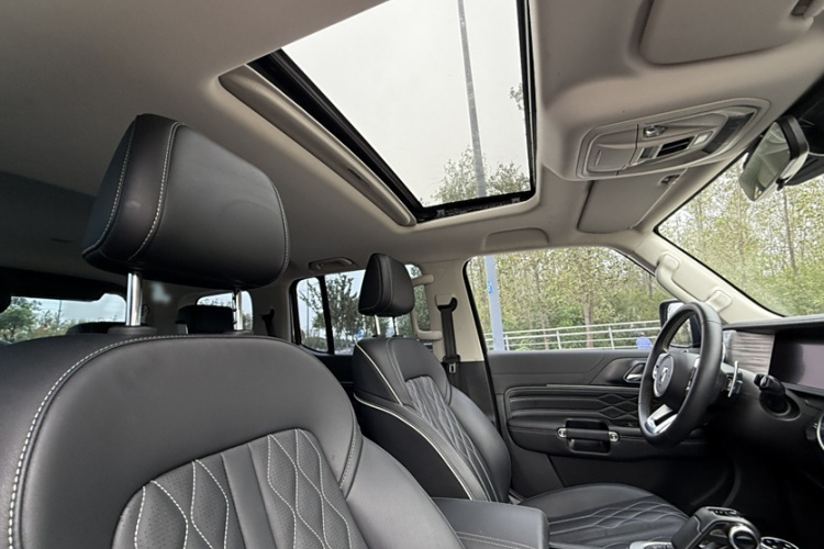 坦克300 2023款 越野版 2.0T 挑战者中控内饰7002