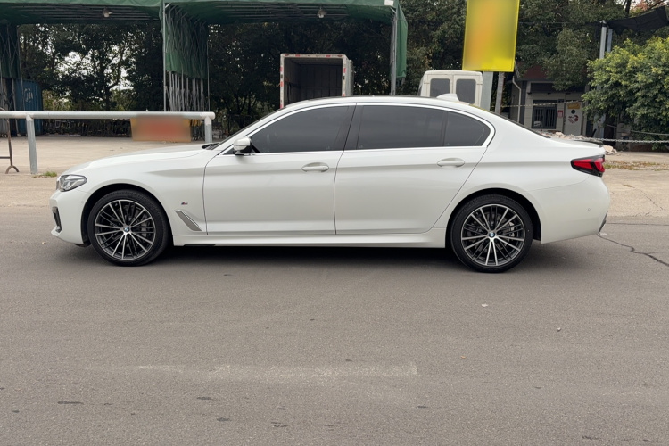 宝马5系 2023款 530Li 领先型 M运动套装车身外观6005