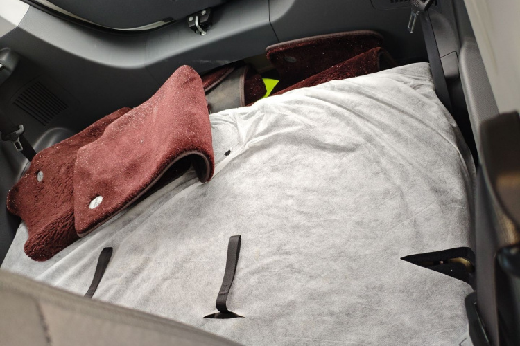 吉利银河 2025款 210km 熊猫卡丁中控内饰7004