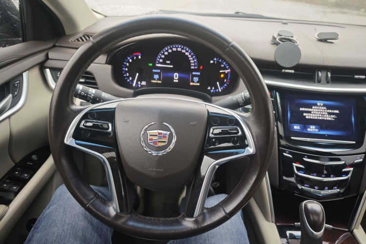 凯迪拉克XTS 2015款 28T 舒适型中控内饰7002