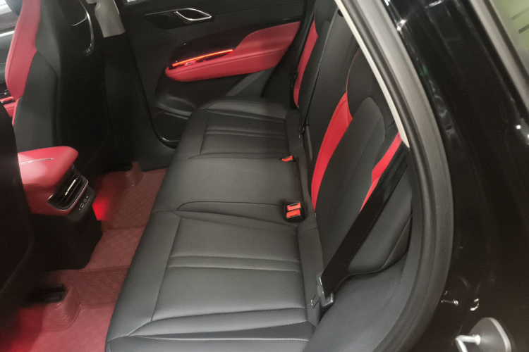 红旗HS3 2023款 1.5T 两驱善为版中控内饰7004