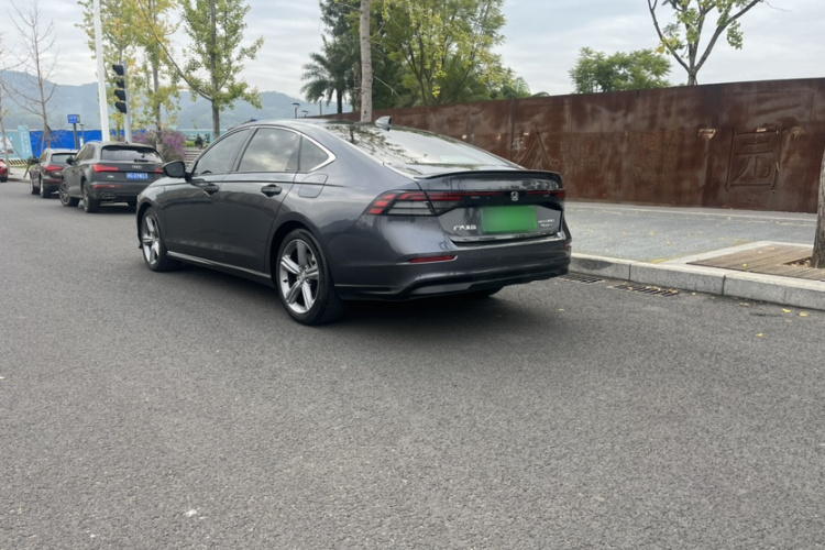 本田 雅阁 2022款 260TURBO 幻夜·尊贵版车身外观6007