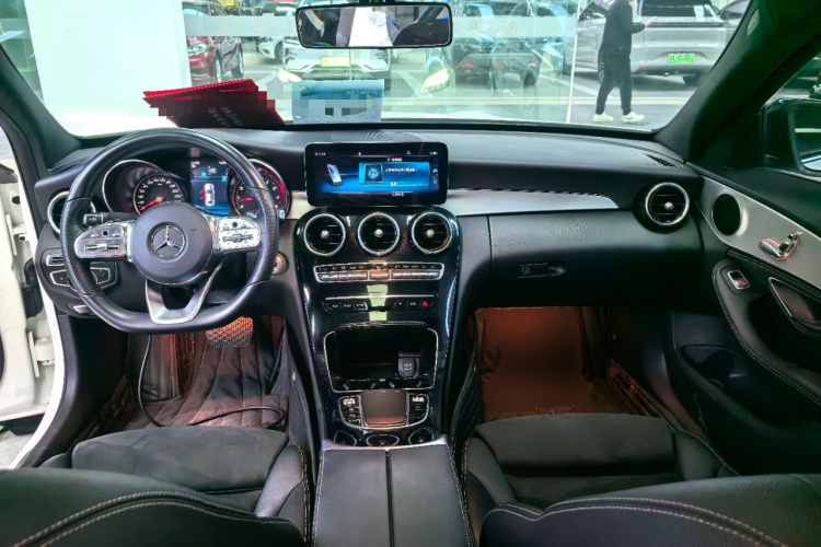 奔驰C级 2019款 C 260 运动版中控内饰12