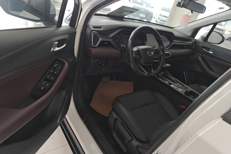 广汽传祺 传祺GS4 2020款 270T 自动精英科技版中控内饰7004