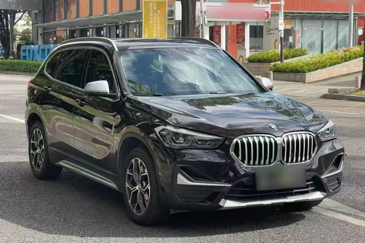 宝马X1 2021款 sDrive20Li 尊享型车身外观6002