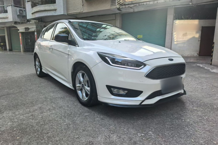 福特 福克斯 2017款 两厢 1.6L 自动舒适型智行版车身外观6007