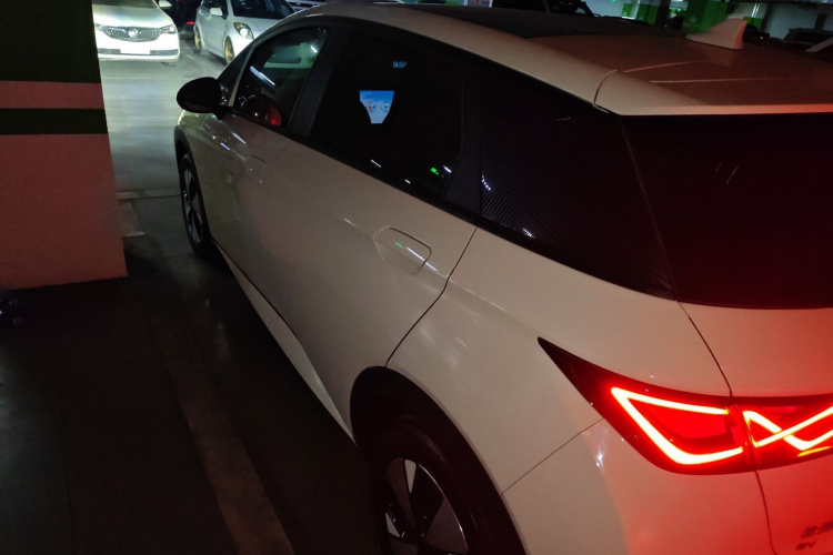 比亚迪 海豚 2023款 420km 时尚版车身外观4