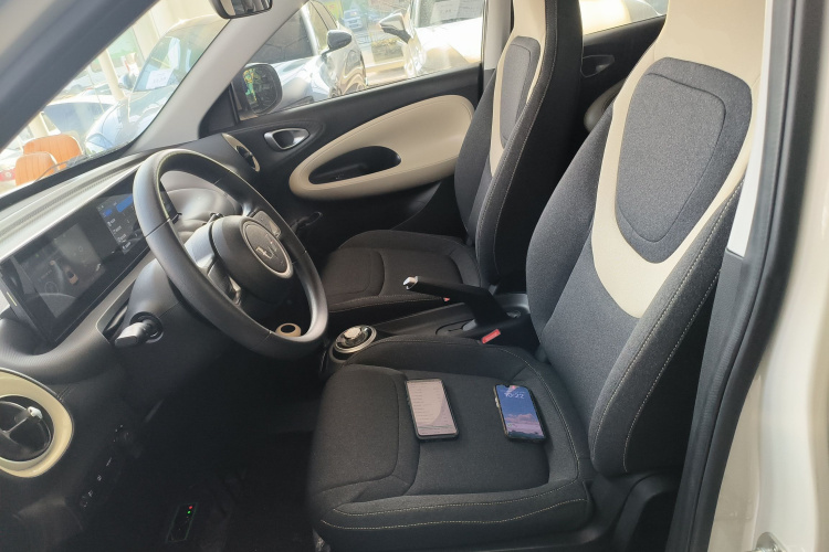 五菱汽车 五菱缤果 2023款 333km 快享款局部细节19