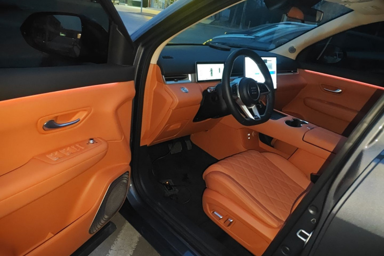 蓝电E5 PLUS 2026款 165km 长续航先享版Ultra 7座中控内饰20