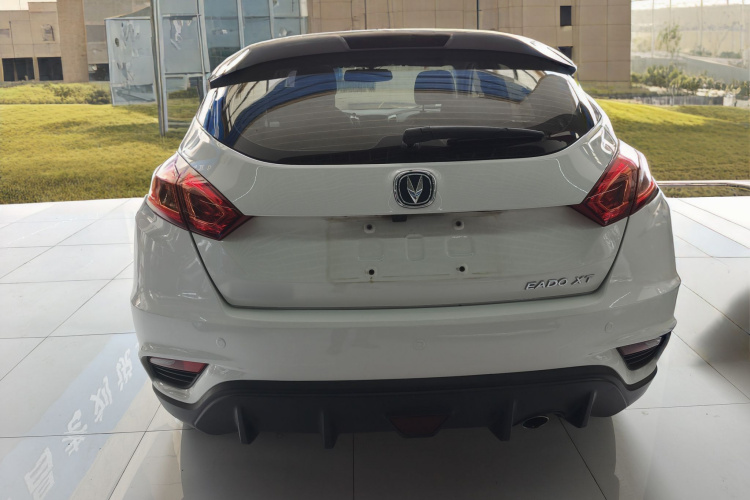 长安 逸动 2016款 XT 1.6L 自动俊酷型车身外观6005