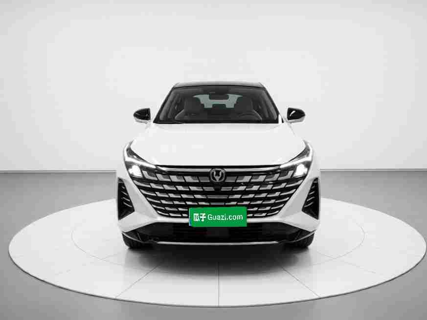 南京二手长安UNI-Z 2025款，家用SUV空间够大养车贵不贵？