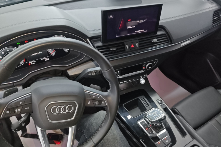奥迪Q5L 2022款 改款 40T 豪华动感型中控内饰12