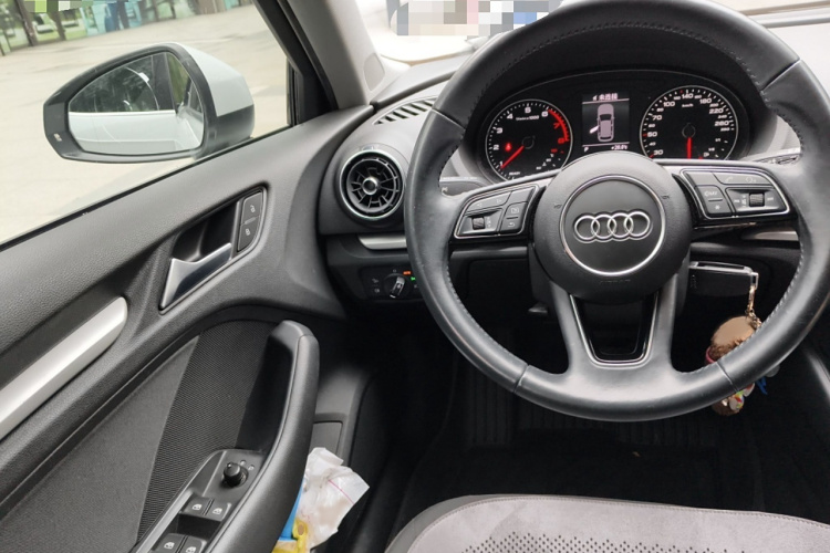 奥迪A3 2018款 30周年年型 Sportback 35 TFSI 进取型局部细节13