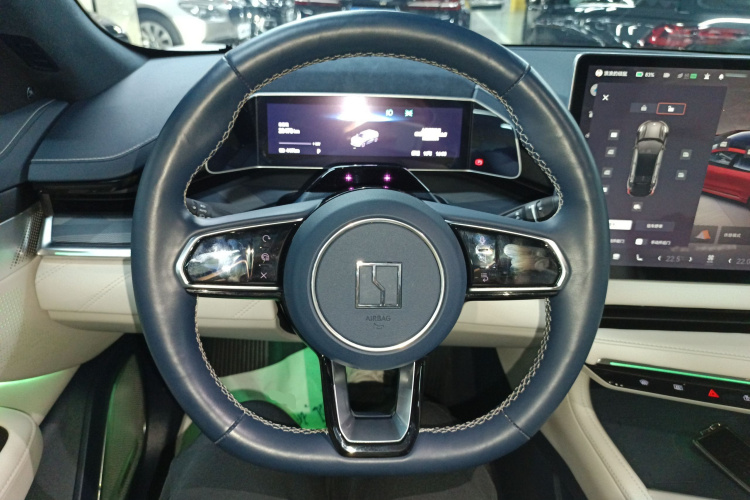 极氪001 2022款 超长续航双电机 YOU版中控内饰13