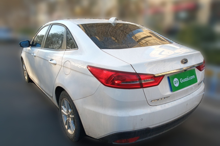 福特 福睿斯 2019款 改款 1.5L 自动悦享型 国VI车身外观5