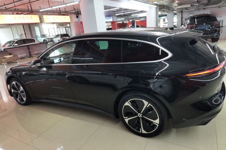 蔚来ET5T 2024款 75kWh Touring车身外观4