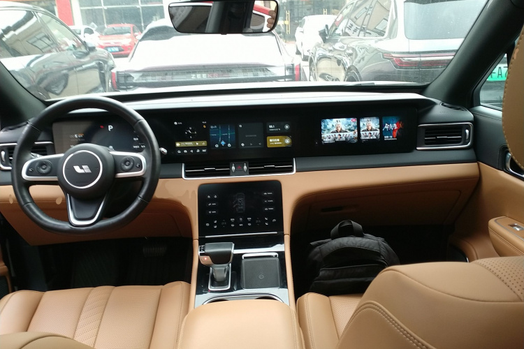 理想汽车 理想ONE 2020款 增程6座版中控内饰12
