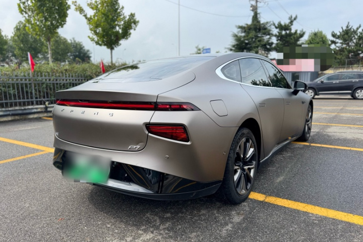 小鹏P7 2022款 480E+车身外观6006