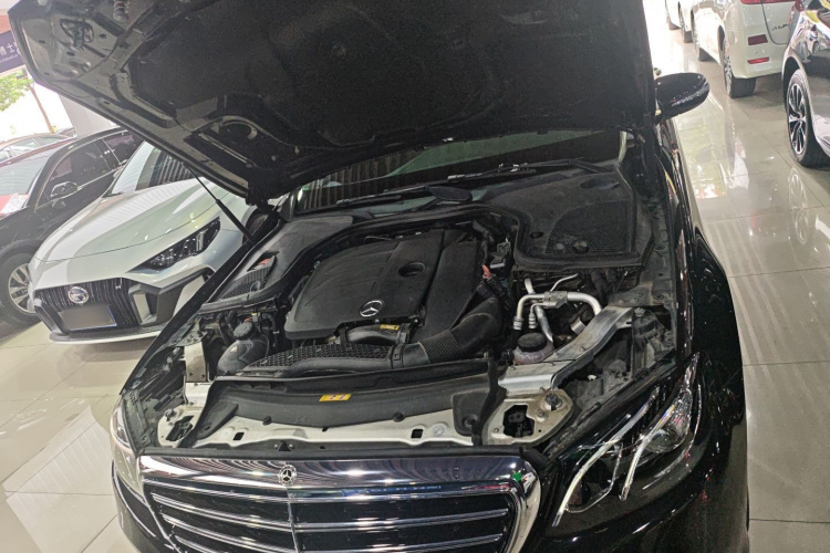 奔驰E级 2020款 改款 E 260 L机舱底盘24