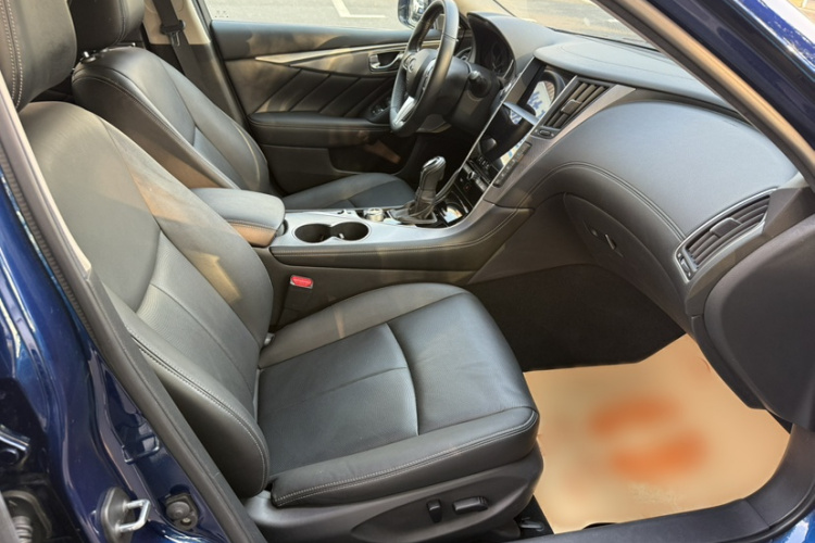 英菲尼迪Q50L 2022款 2.0T 进享版中控内饰7007