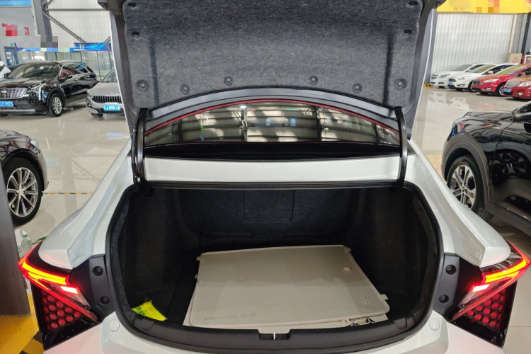 灵悉L 2025款 头号玩家版+超级加倍选装包机舱底盘23