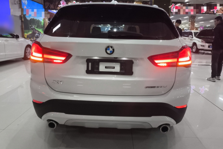 宝马X1 2020款 sDrive20Li 尊享型车身外观6