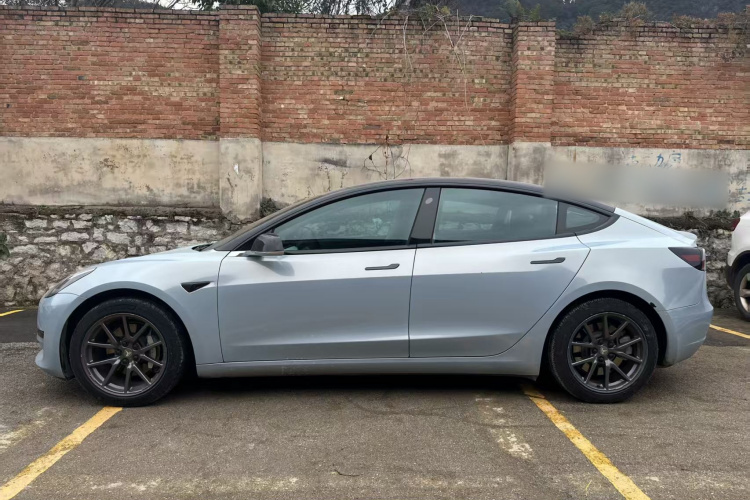 特斯拉 Model 3 2019款 标准续航后驱升级版车身外观4