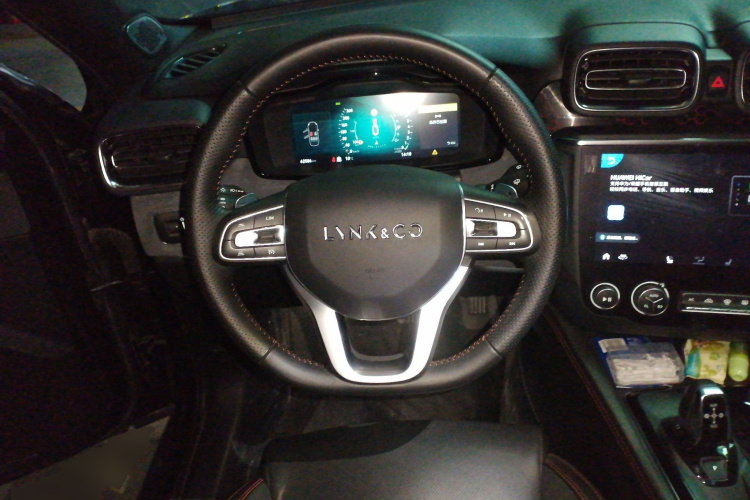 领克03 2019款 2.0TD 自动劲Pro版中控内饰13