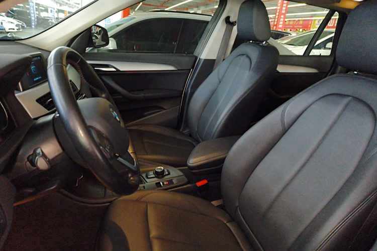 宝马X1 2019款 sDrive18Li 时尚型局部细节19