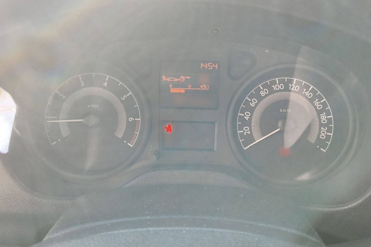 标致301 2016款 1.6L 手动舒适版局部细节14