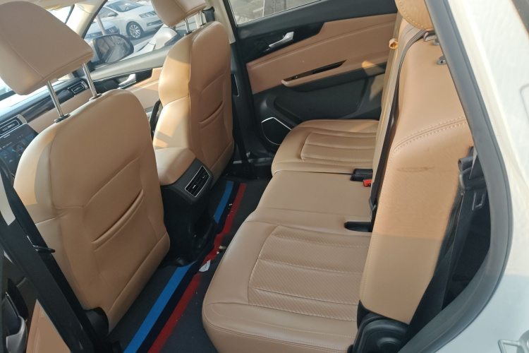 中国重汽VGV VGV U75PLUS 2021款 2.0TGDI 奇趣山地版 7座中控内饰21