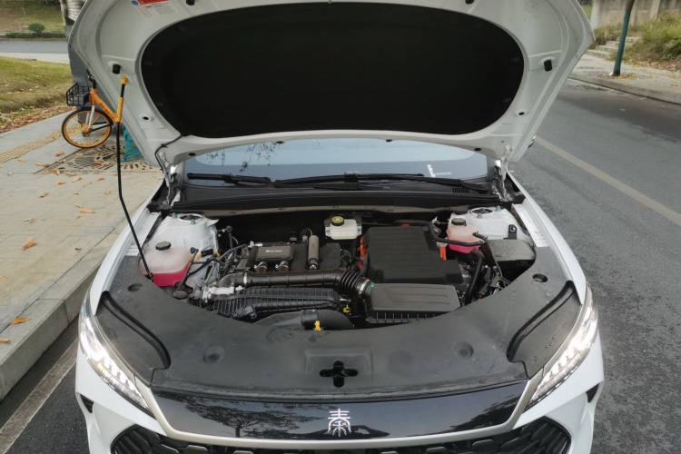 比亚迪 秦PLUS 2025款 DM-i 智驾版 55KM领先型机舱底盘24