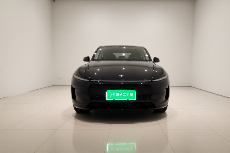 特斯拉 Model Y 2025款 改款 长续航全轮驱动版车身外观2