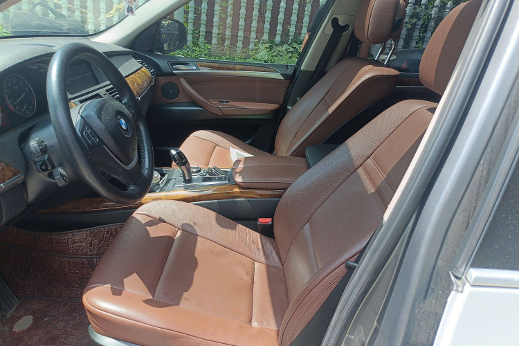 宝马X5(进口) 2011款 xDrive35i 豪华型局部细节19