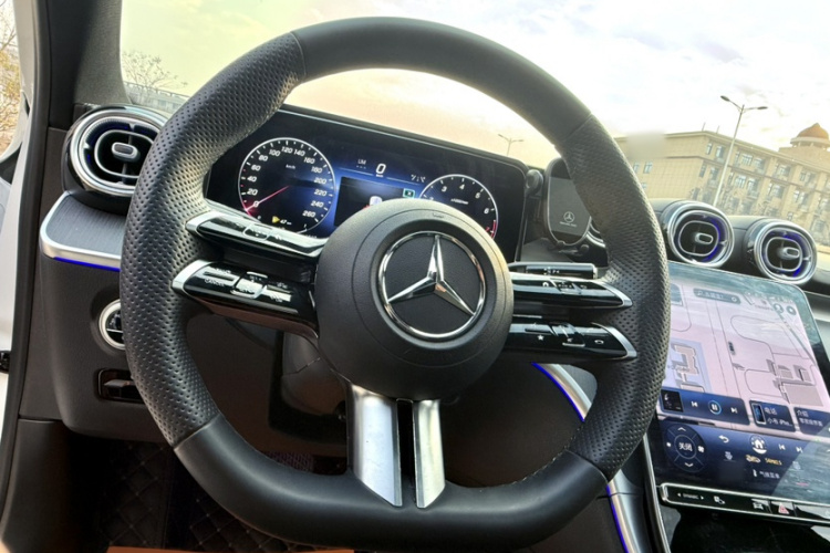奔驰C级 2023款 C 260 L 运动版中控内饰7009