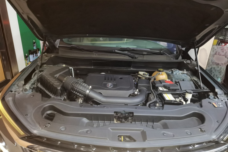 别克 昂科旗 2020款 28T 四驱旗舰型机舱底盘24