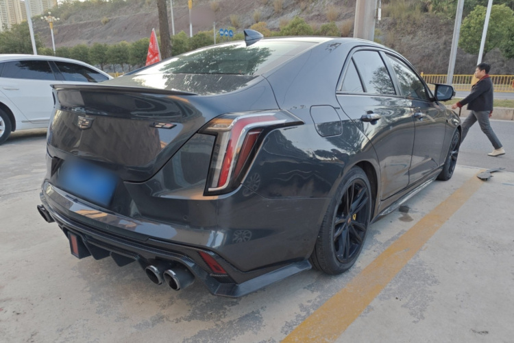 凯迪拉克CT4 2020款 28T 时尚型车身外观7