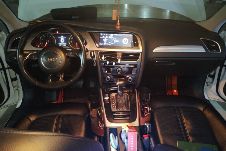 奥迪A4L 2015款 35 TFSI 自动标准型中控内饰12