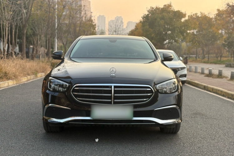 奔驰E级新能源 2022款 E 350 e L 插电式混合动力轿车车身外观6006