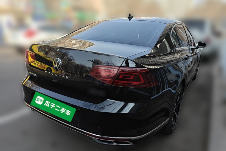 大众 迈腾 2023款 200万辆纪念版 330TSI DSG豪华型车身外观7