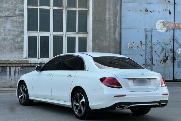 奔驰E级 2018款 改款 E 200 L 运动型 4MATIC车身外观6003