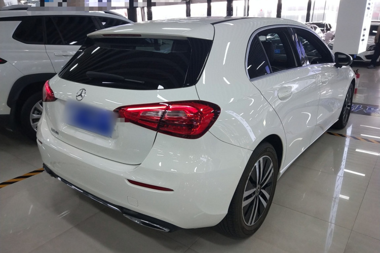 奔驰A级(进口) 2020款 A 180车身外观7