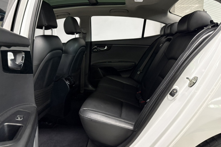 起亚K4 2014款 1.8L 自动DLX中控内饰7001