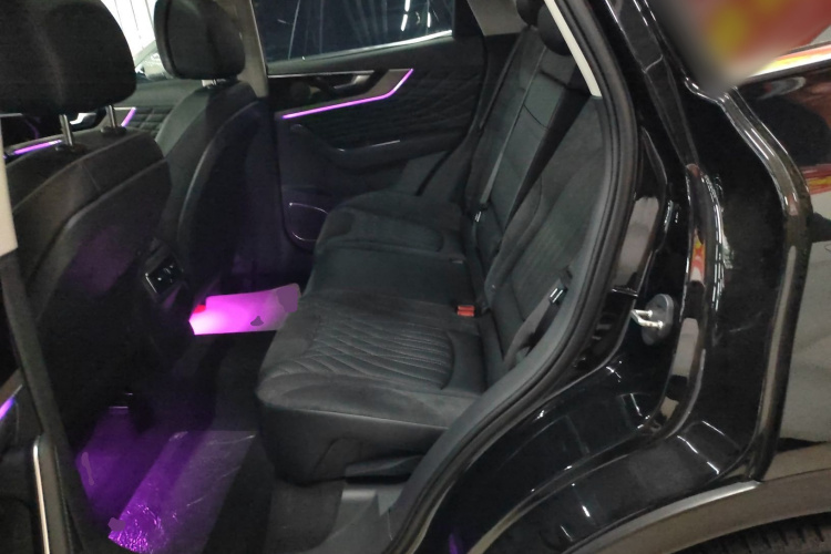 红旗HS5 2022款 改款 2.0T 智联旗享版中控内饰21