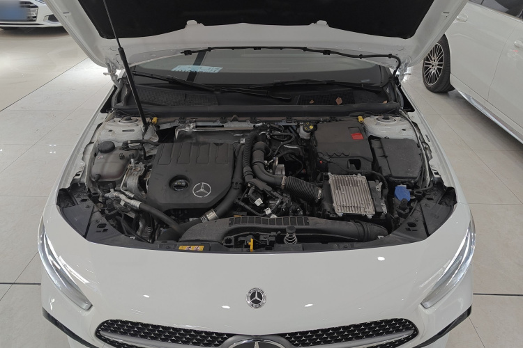 奔驰A级 2023款 A 200 L 时尚型机舱底盘24