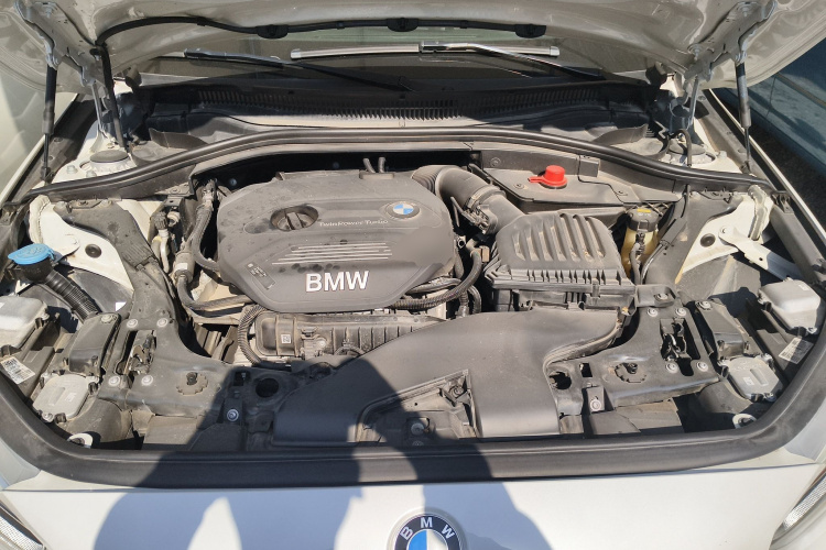 宝马1系 2019款 118i 时尚型机舱底盘24