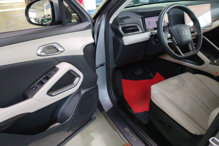 比亚迪 元UP 2025款 智驾版 401KM 领先型中控内饰7003