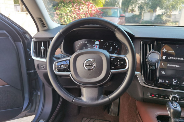 沃尔沃S90 2019款 T5 智远版中控内饰13